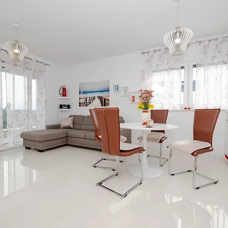 Appartement Stella Nin
